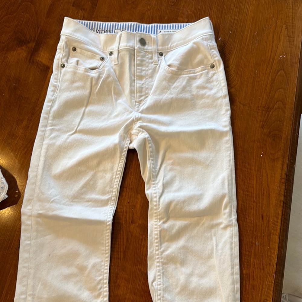 Vineyard Vines white jeans